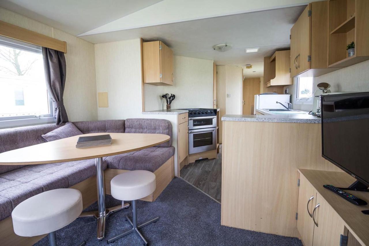 Lovely 8 Berth Caravan At Southview Holiday Park In Skegness Ref 33061C Hotel Exterior photo