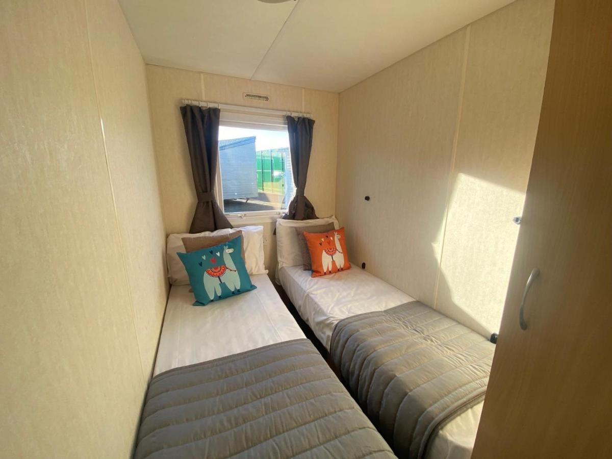 Lovely 8 Berth Caravan At Southview Holiday Park In Skegness Ref 33061C Hotel Exterior photo