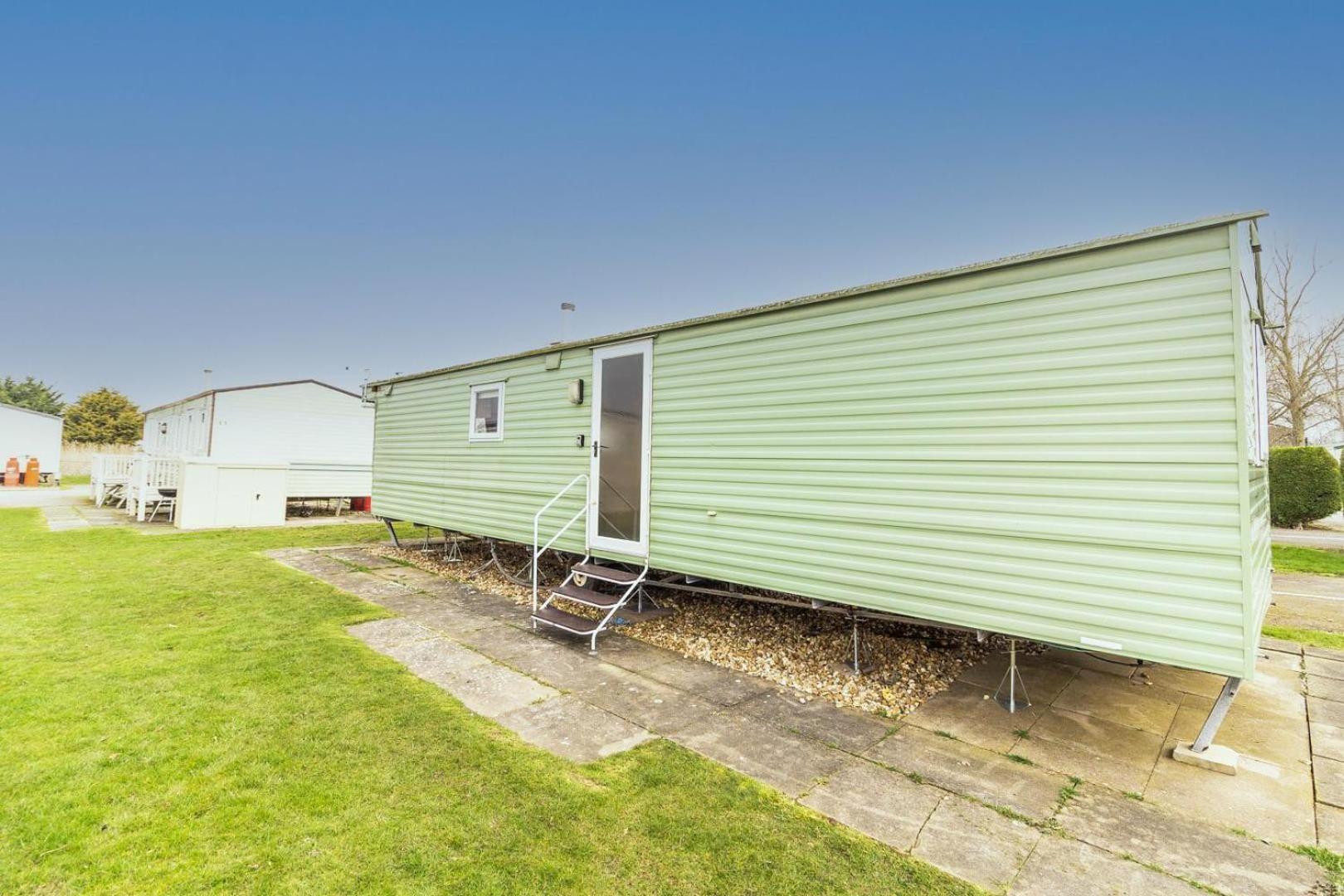 Lovely 8 Berth Caravan At Southview Holiday Park In Skegness Ref 33061C Hotel Exterior photo